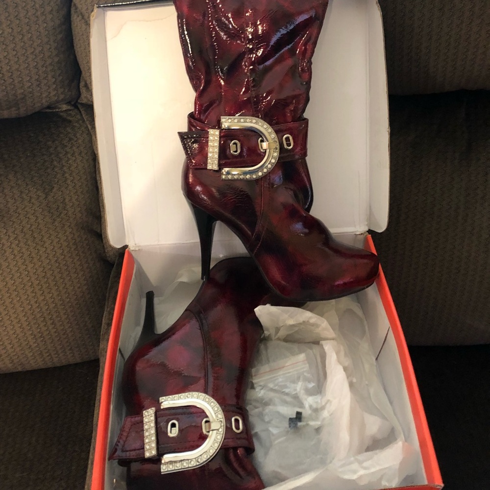 Gorgeous Red marbled Boutique knee high boots sz 7